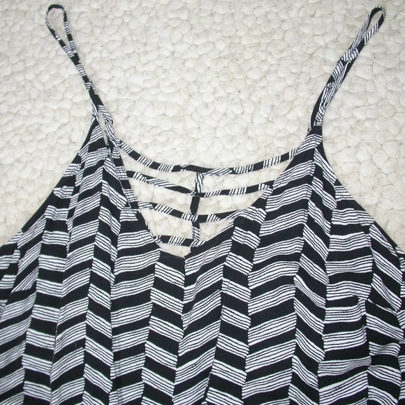 Light Black and White Romper - Picture 10 of 10